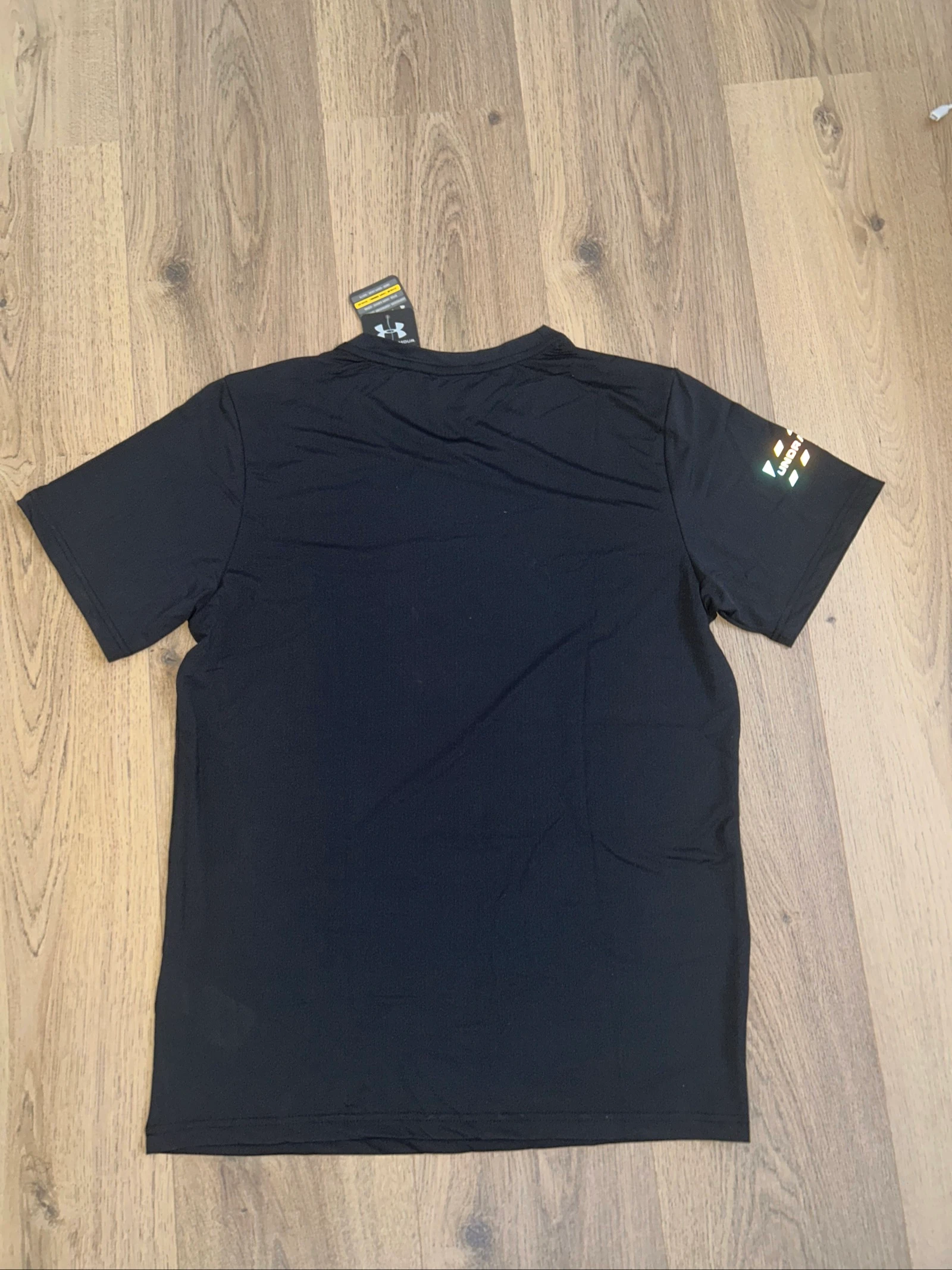 Camiseta Under Armour Negra – photo 5